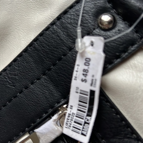 Cream and Black Handbag - Picture 6 of 8